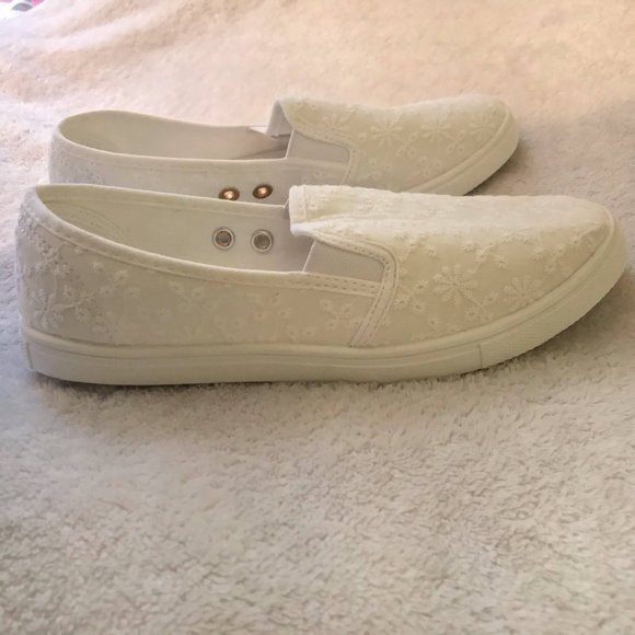 RUBI SHOES | White Holly Slip On - Picture 2 of 6